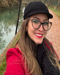 Laura Leal.png